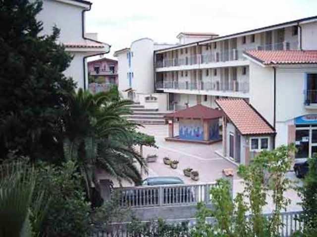 Aquamarine Residence Davoli Buitenkant foto